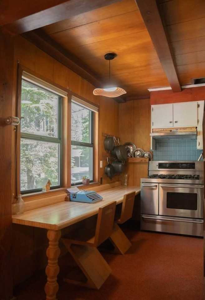 7400 River Rd - Photo 3 of 20