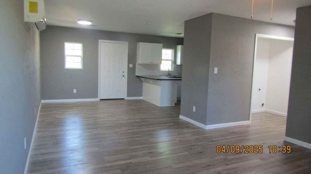 1312 1312 SW ParkAvenue - Photo 3 of 21