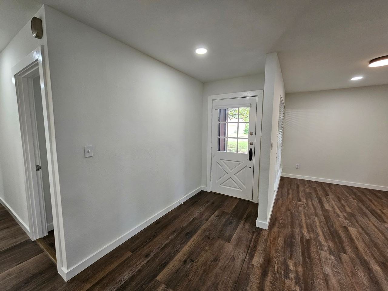 1338 Cloverdale Dr - Photo 2 of 32