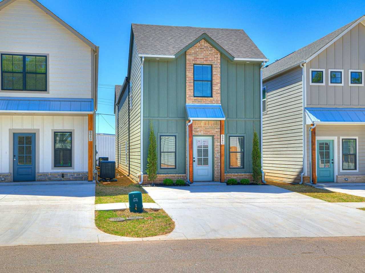 606 W 2nd St #100 - Photo 2 of 42