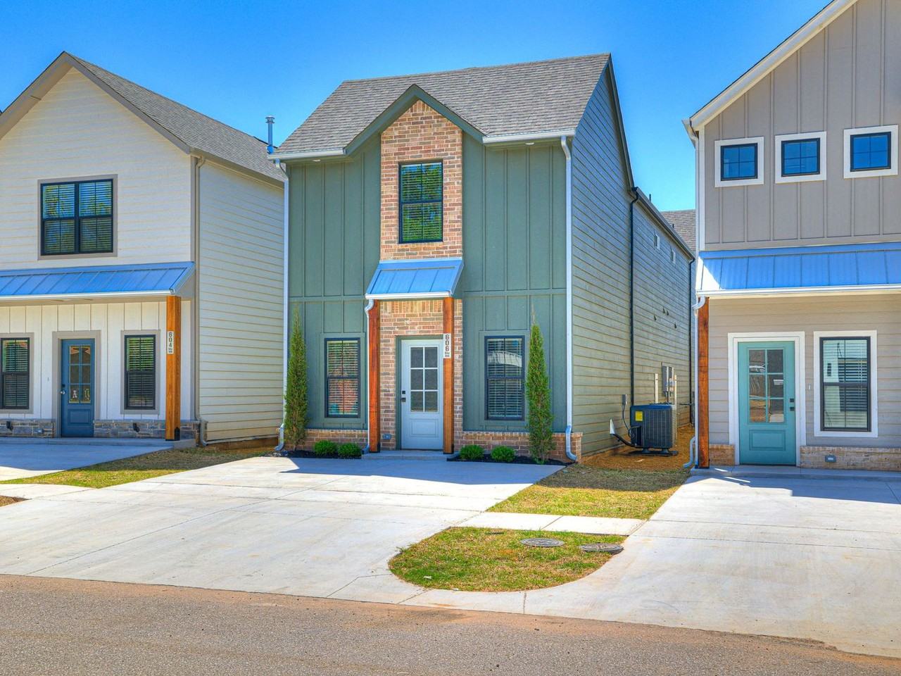 606 W 2nd St #100 - Photo 4 of 42