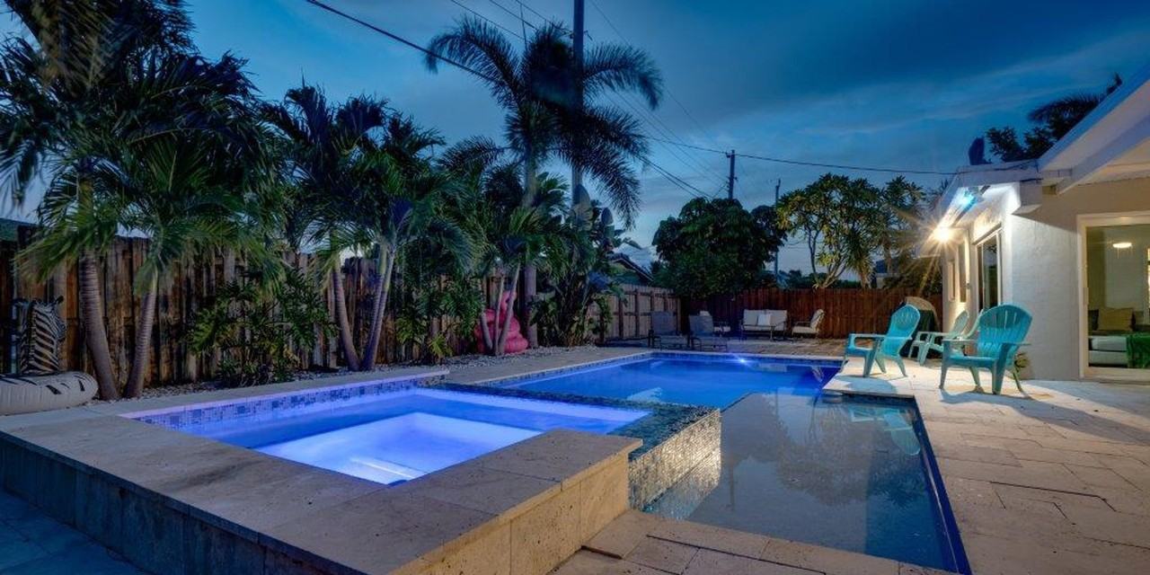 229 Southeast 7th Avenue - Photo 3 of 33