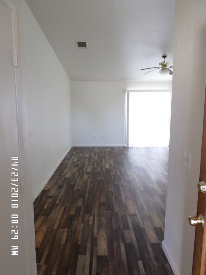 2240 W Buena Vista Ave - Photo 3 of 15