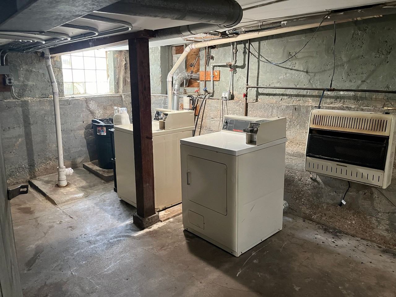 3311 N Hoyne - Photo 3 of 4