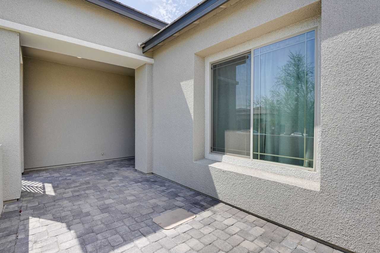165 Springbough Ln - Photo 7 of 32