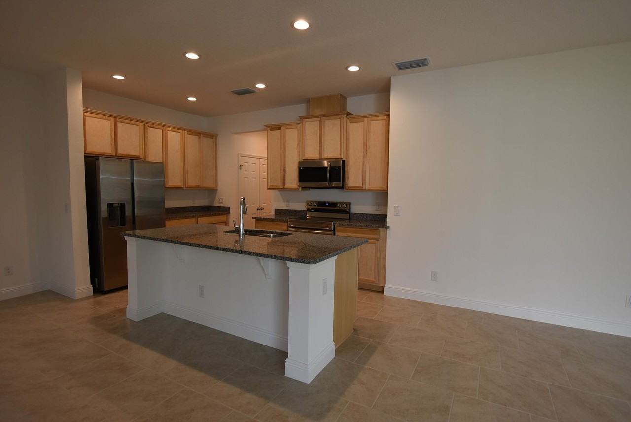 1845 Ross Hammock Ave - Photo 3 of 38