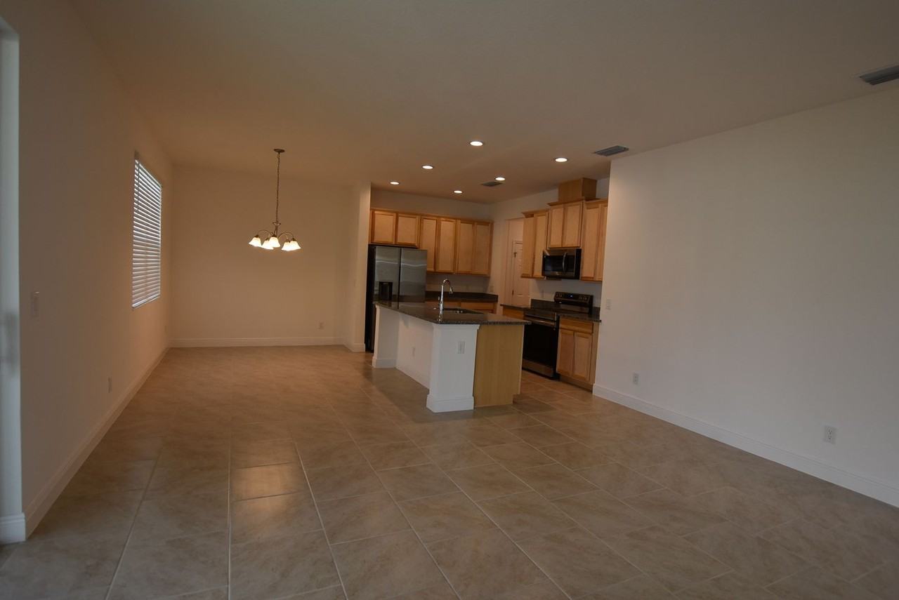 1845 Ross Hammock Ave - Photo 5 of 38