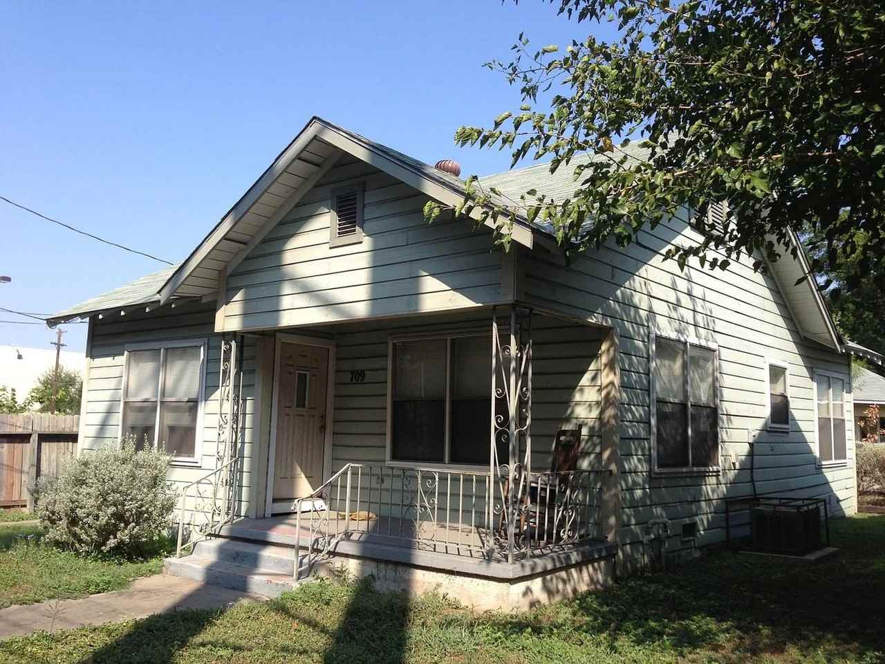 709 E Elmira St - Photo 2 of 16