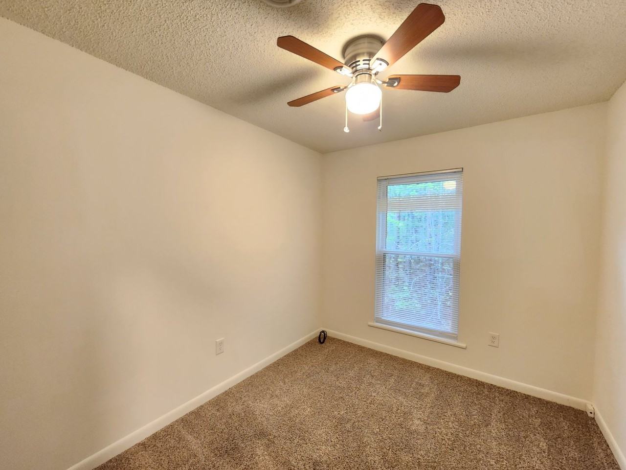366 Genesis Cir #4 - Photo 6 of 9