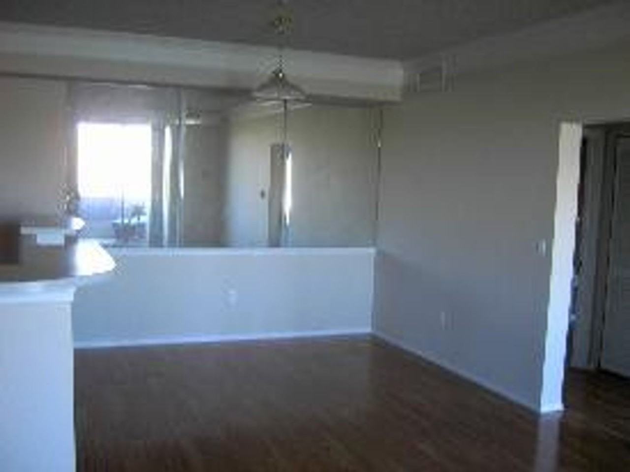 1860 Shamrock Dr - Photo 2 of 8