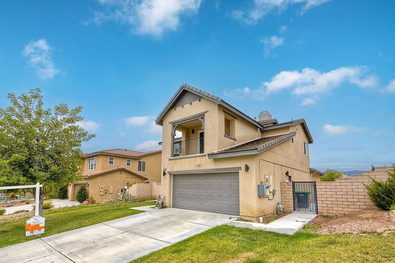 35627 Dulock Rd - Photo 2 of 24