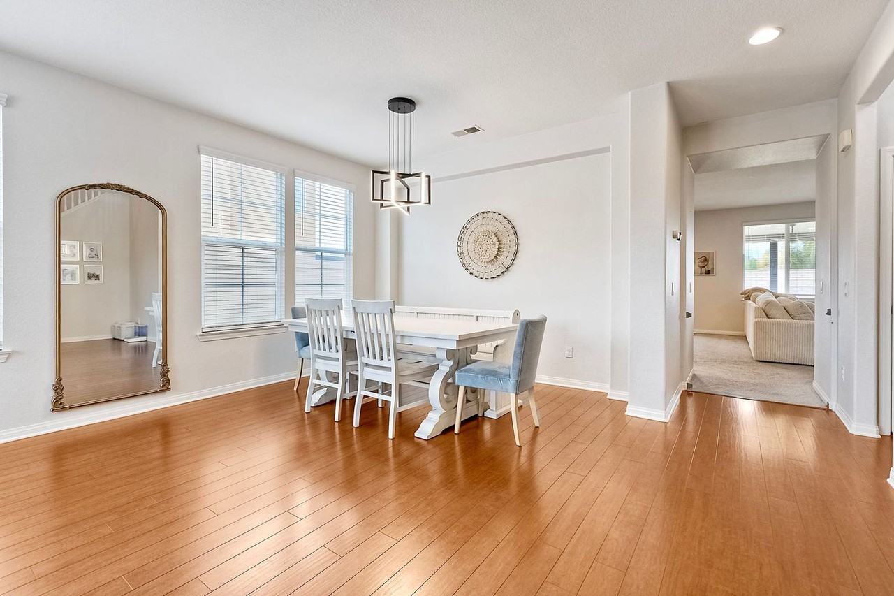 35627 Dulock Rd - Photo 3 of 24