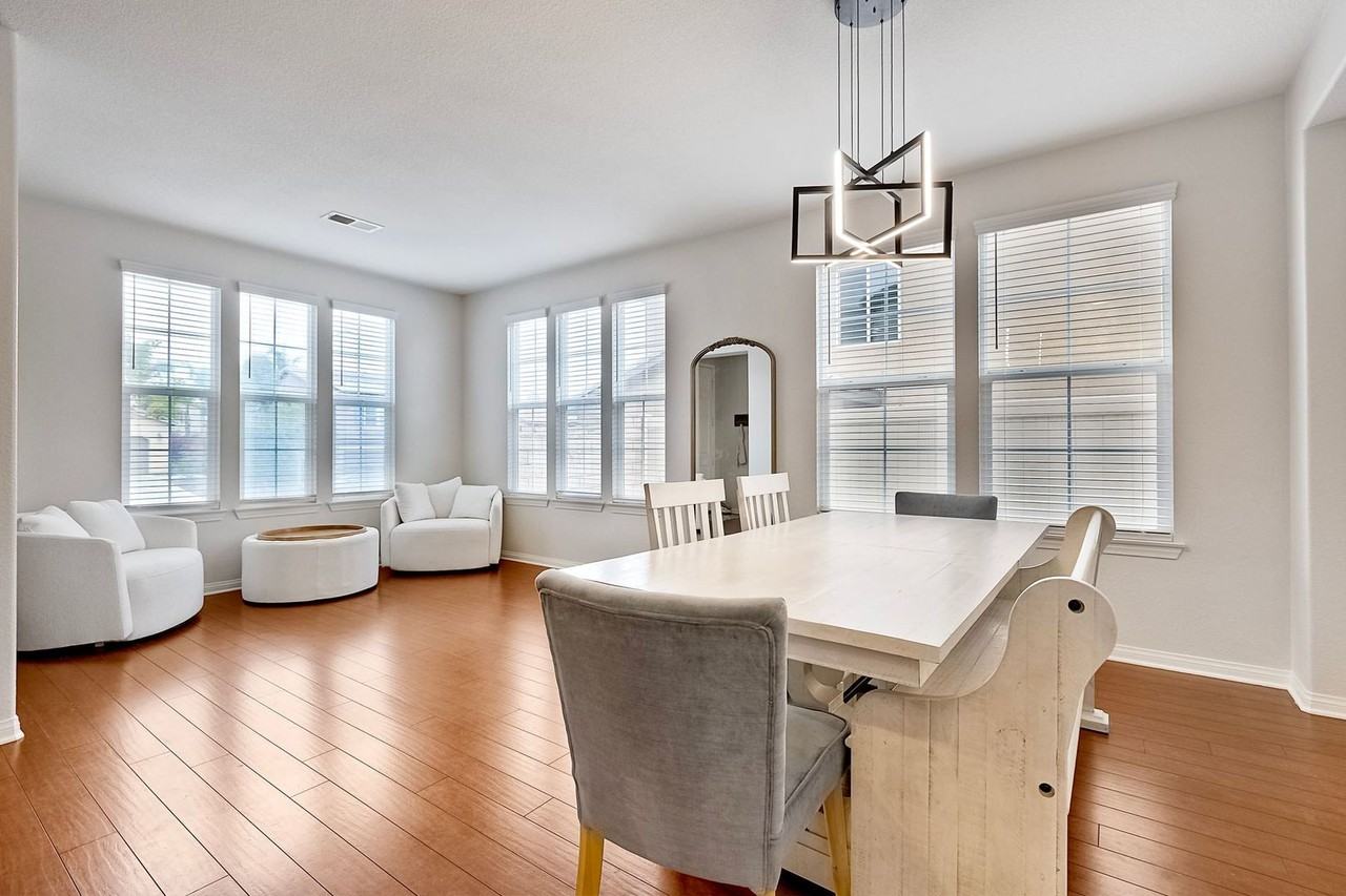 35627 Dulock Rd - Photo 4 of 24