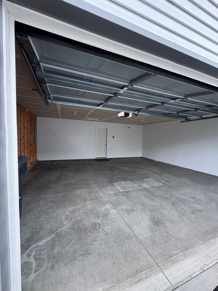 719 Hillcrest Dr Se - Photo 2 of 19