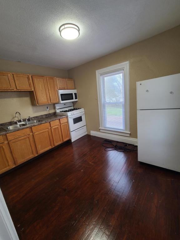 426 1/2 E Market St - Photo 4 of 10