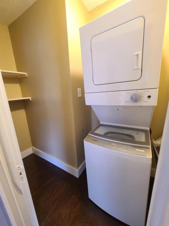 426 1/2 E Market St - Photo 7 of 10
