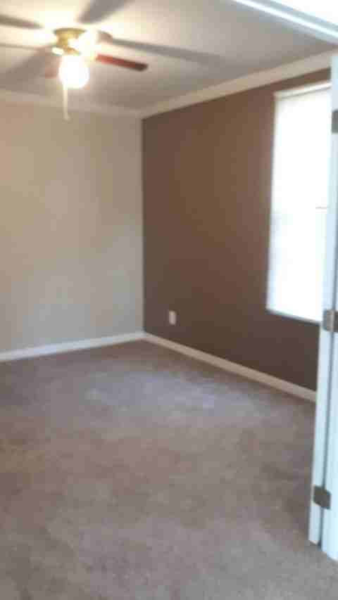 201 W 2nd St - Photo 5 of 7