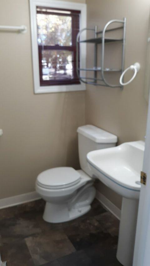 201 W 2nd St - Photo 6 of 7