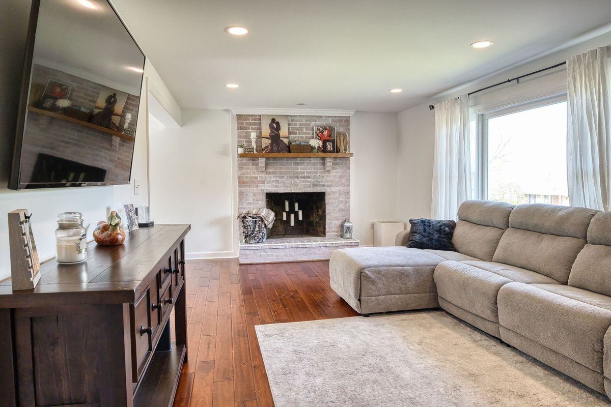 1614 Calvert Rd - Photo 2 of 23