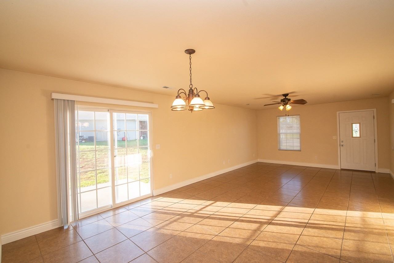 120 Rylee Cir - Photo 2 of 11