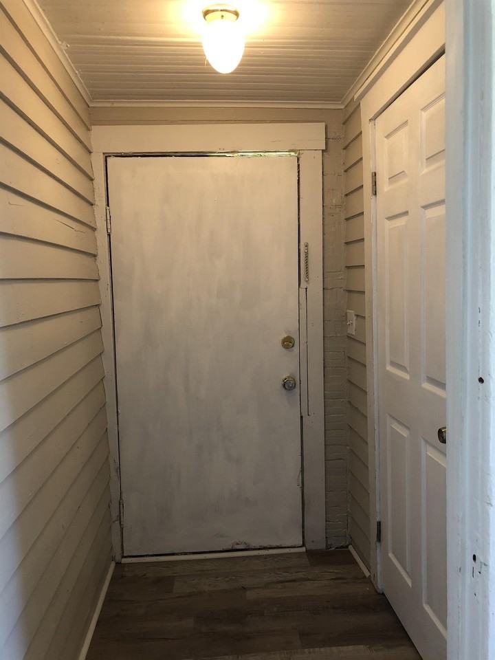 2823 E Bessemer Ave #B - Photo 3 of 10