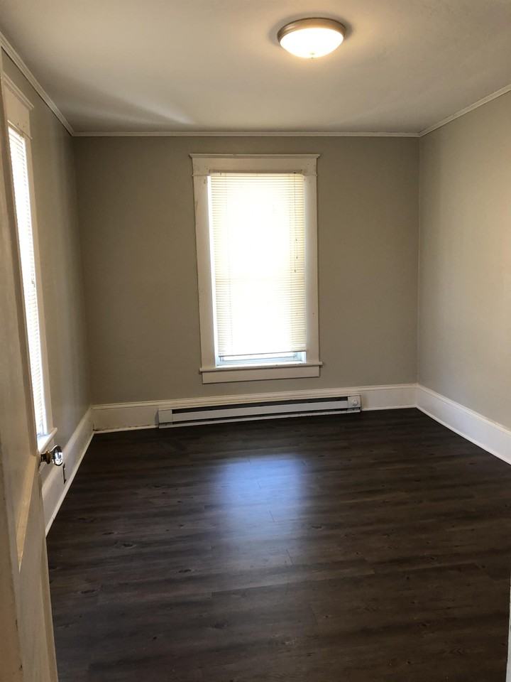 2823 E Bessemer Ave #B - Photo 4 of 10