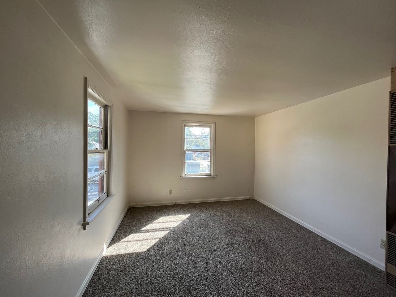 1606 W Rossi St - Photo 3 of 12