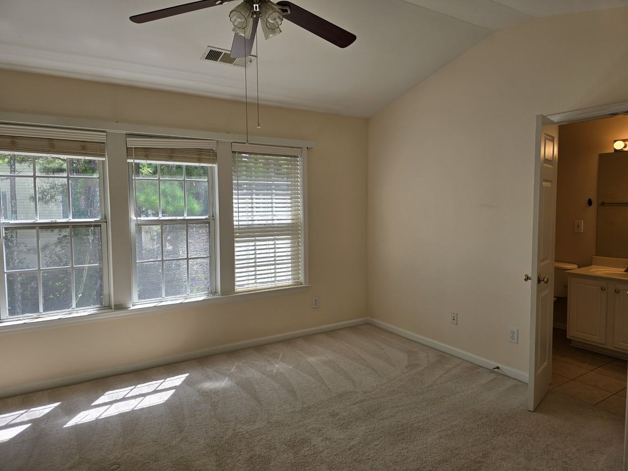 3954 Howell Park Rd #1 - Photo 4 of 7