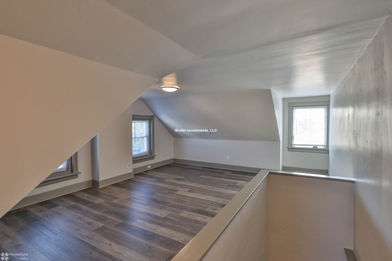 1107 Elm St - Photo 3 of 49