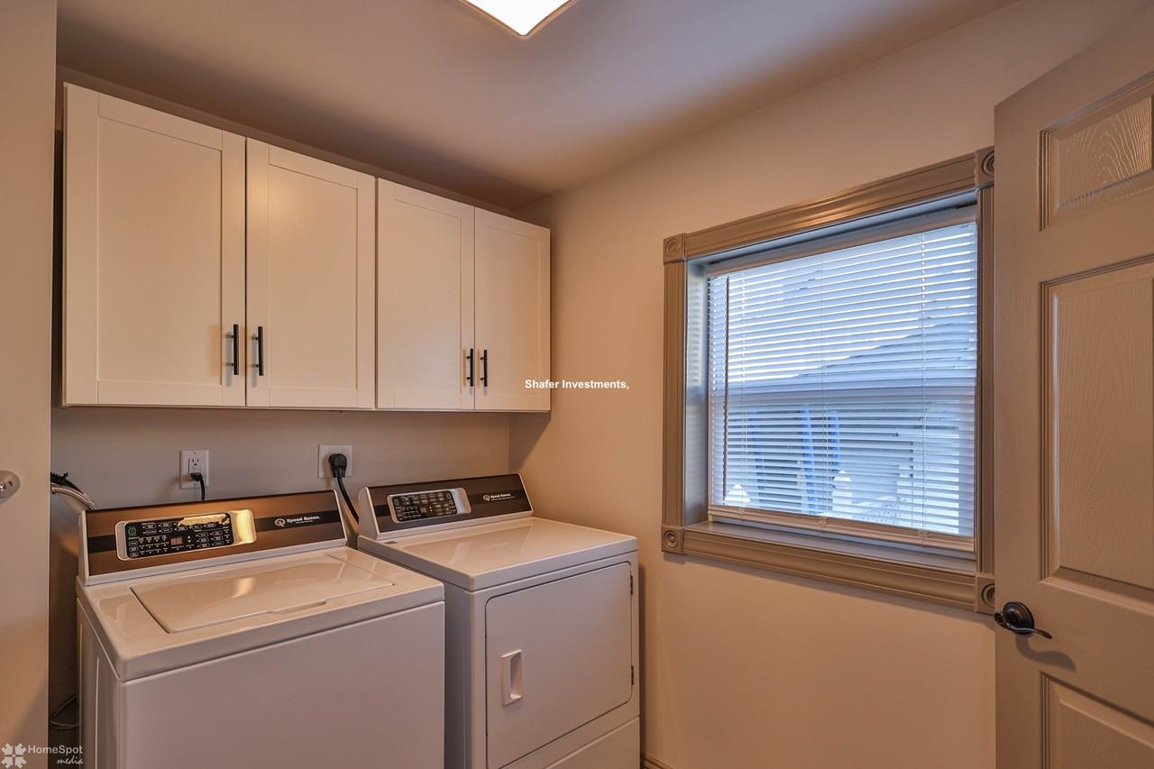 1107 Elm St - Photo 4 of 49