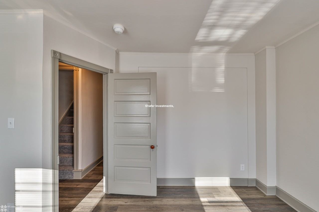 1107 Elm St - Photo 5 of 49