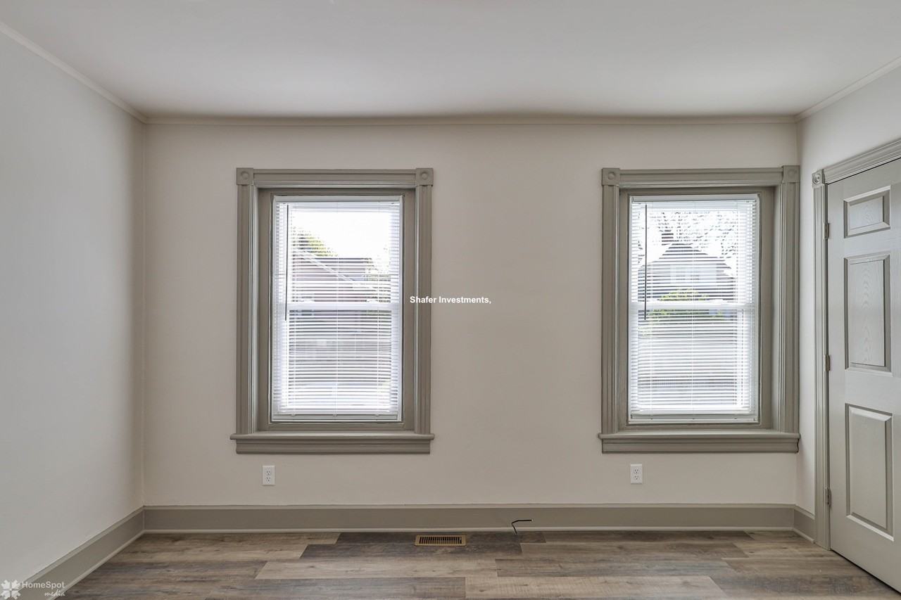 1107 Elm St - Photo 3 of 49