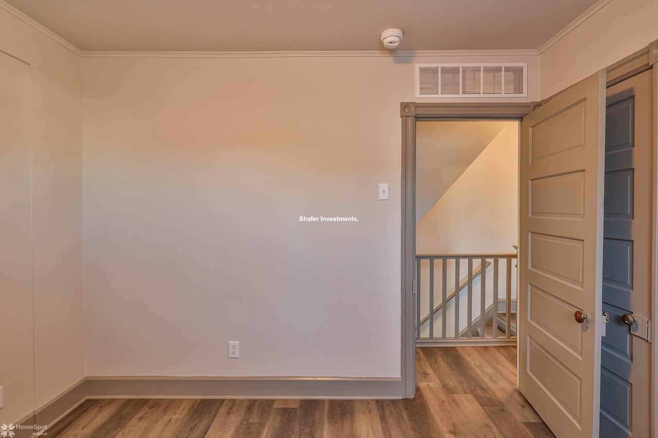 1107 Elm St - Photo 5 of 49