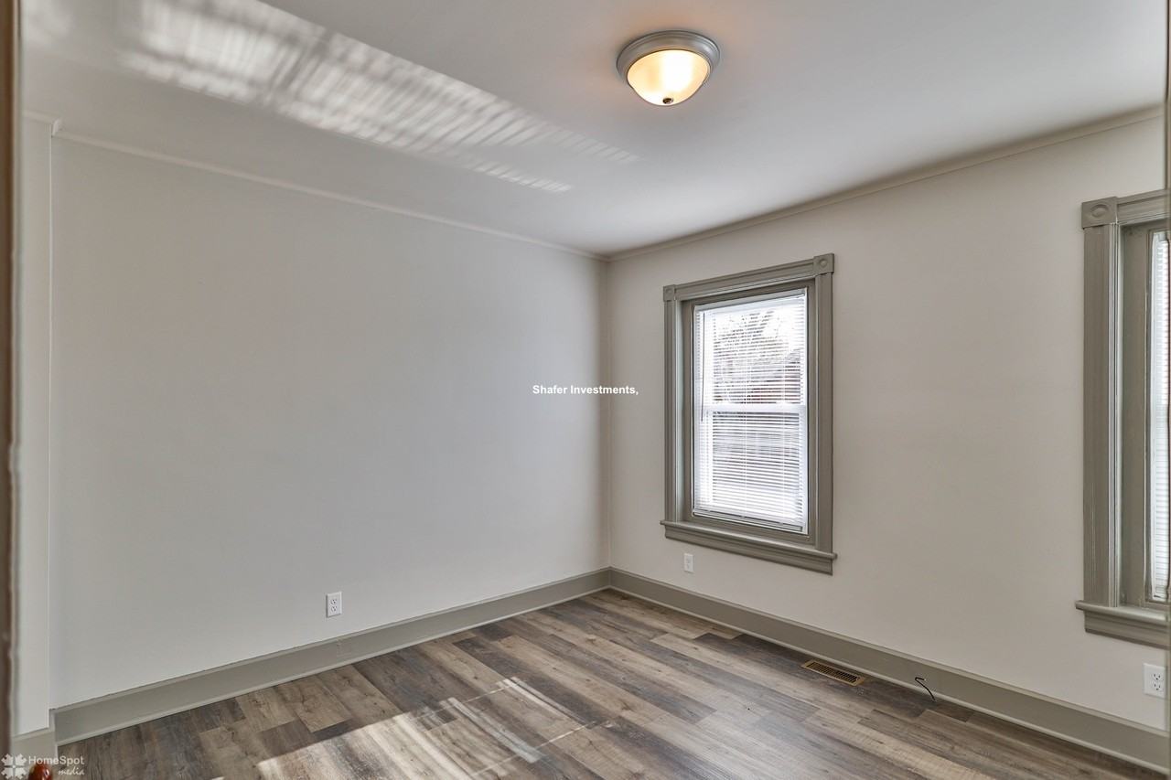 1107 Elm St - Photo 4 of 49