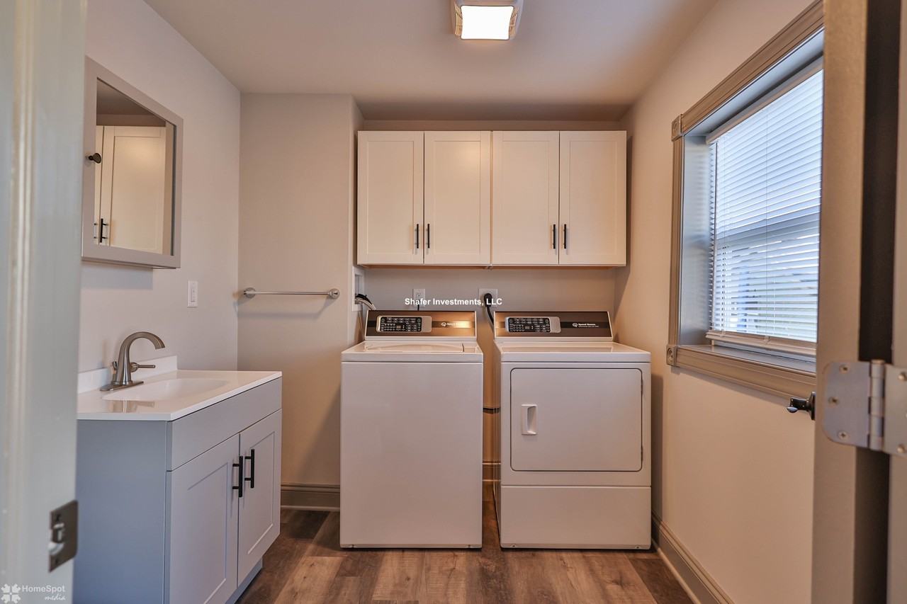 1107 Elm St - Photo 4 of 49