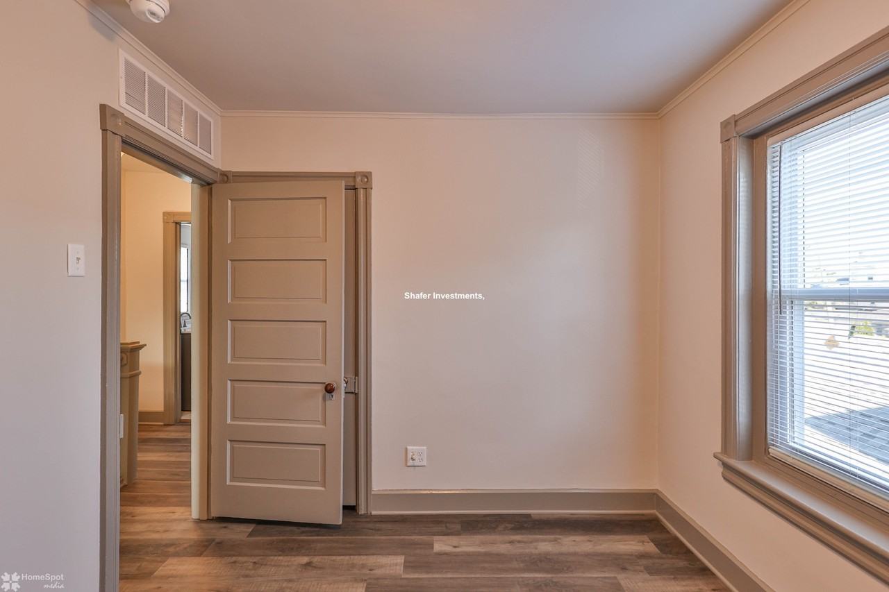 1107 Elm St - Photo 3 of 49