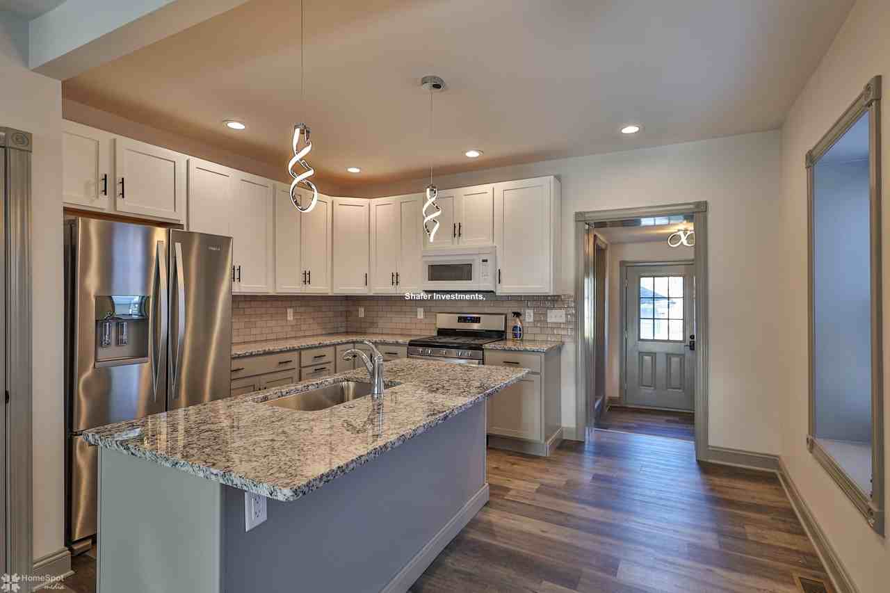 1107 Elm St - Photo 5 of 49