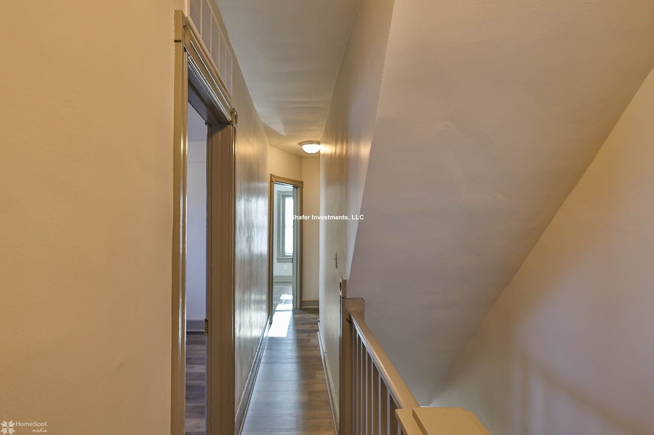 1107 Elm St - Photo 5 of 49