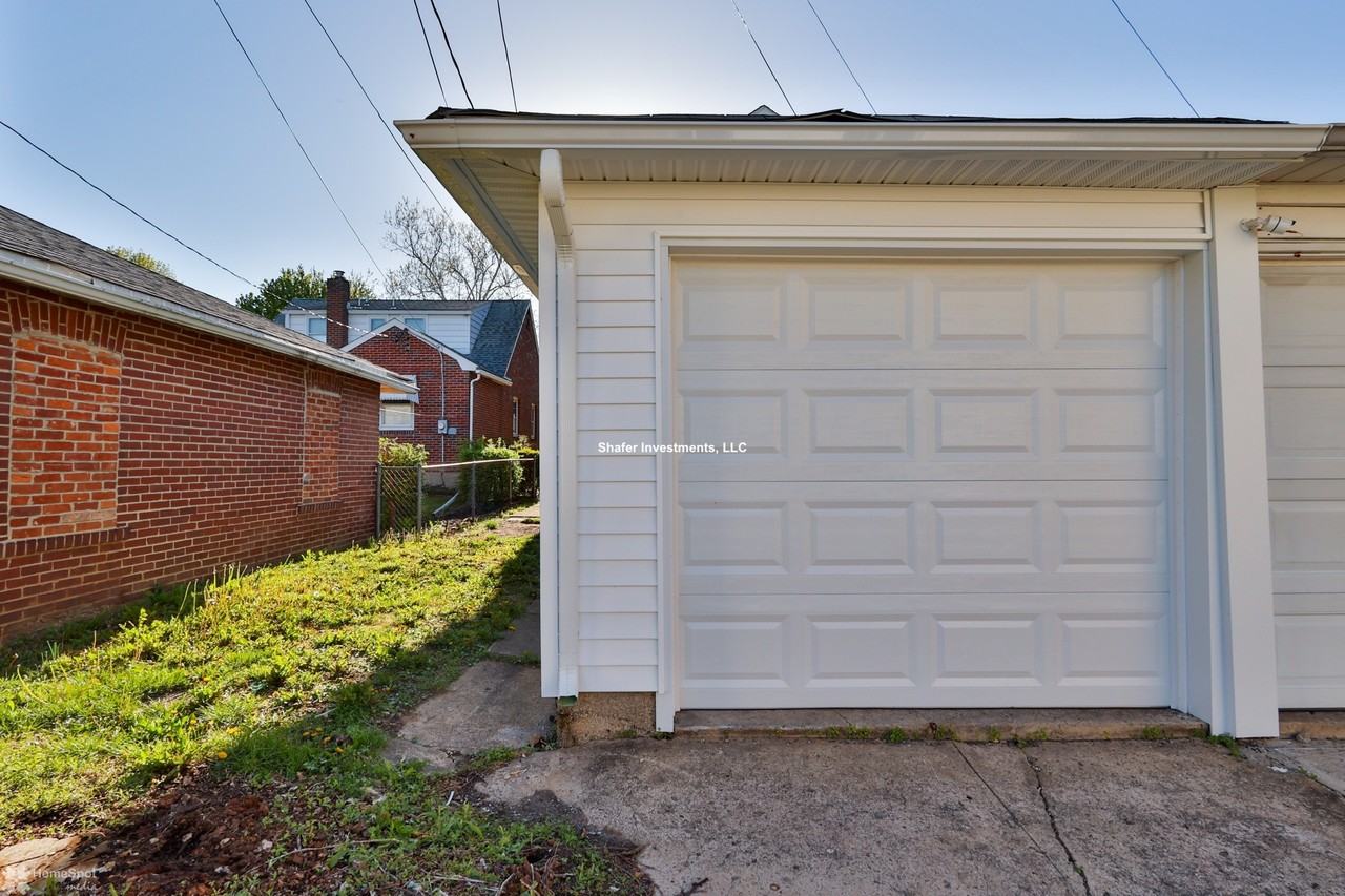 1107 Elm St - Photo 5 of 49