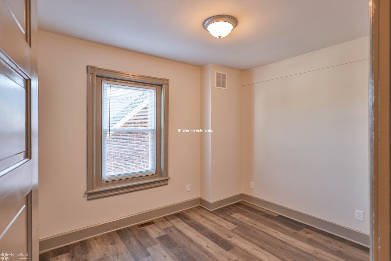 1107 Elm St - Photo 3 of 49