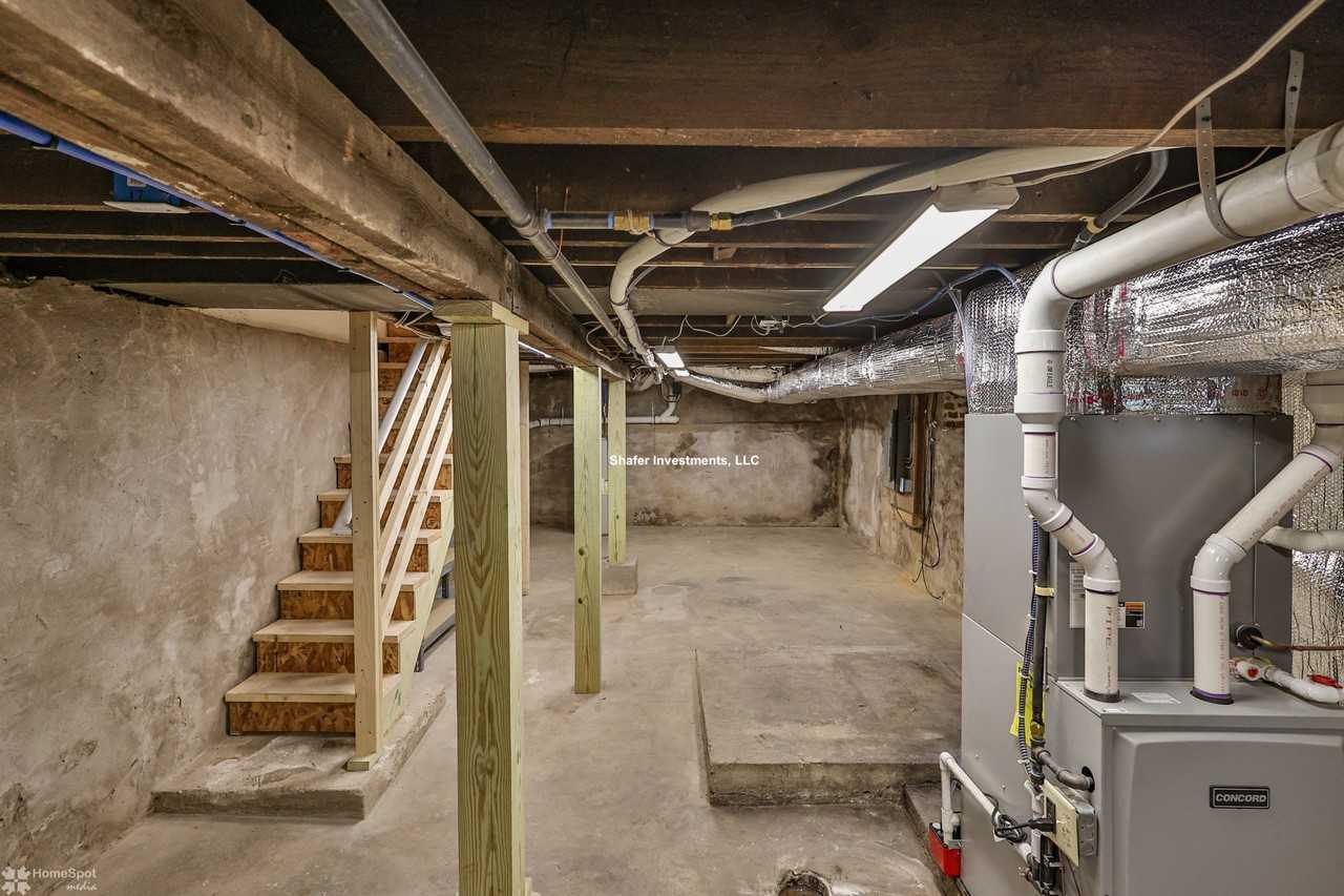 1107 Elm St - Photo 7 of 49