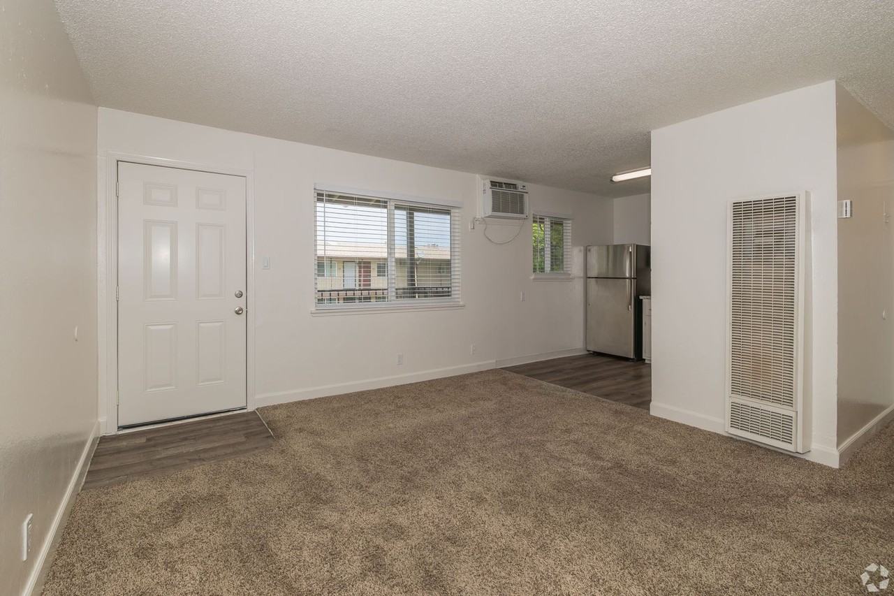McClellan Court Apartments - Photo 6 of 38
