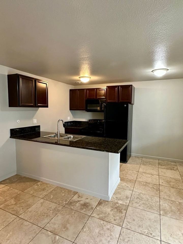 337 N. Merrill Ave - Photo 2 of 30