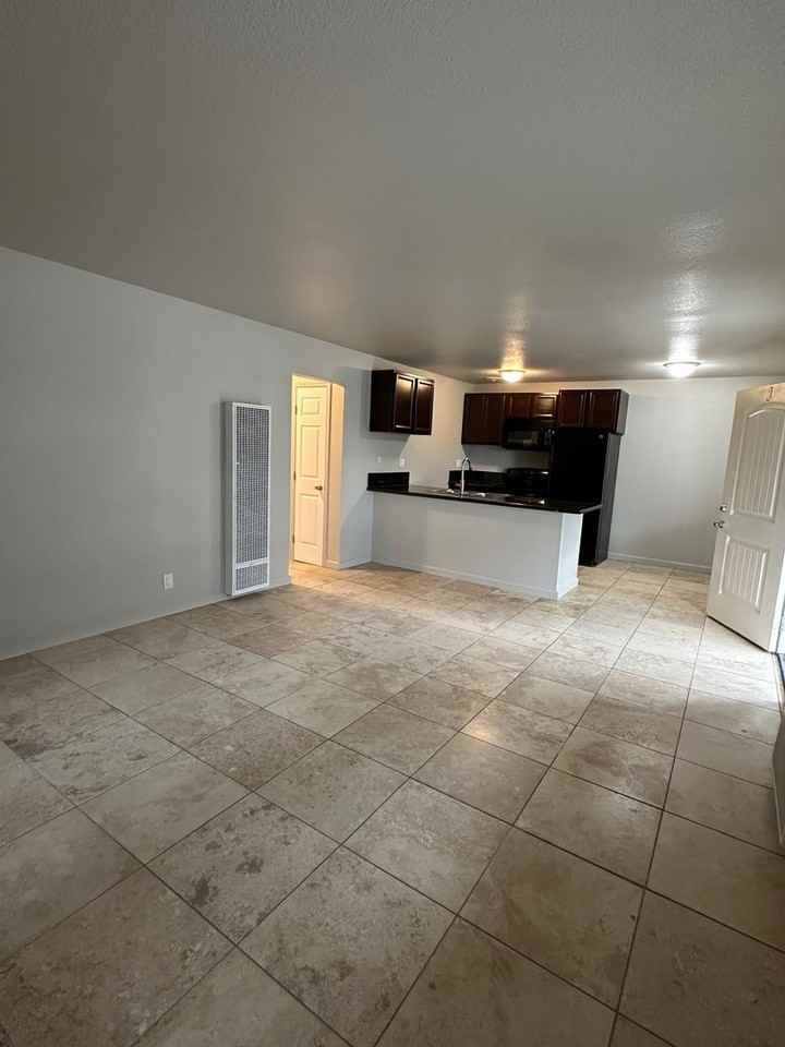 337 N. Merrill Ave - Photo 6 of 30