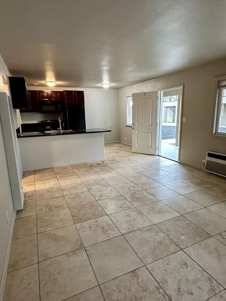 337 N. Merrill Ave - Photo 5 of 30
