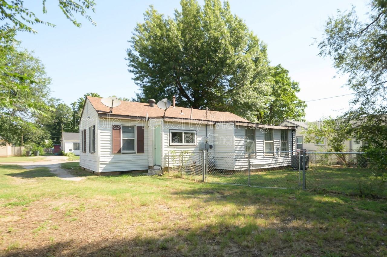 4010 Se 12th St - Photo 2 of 20