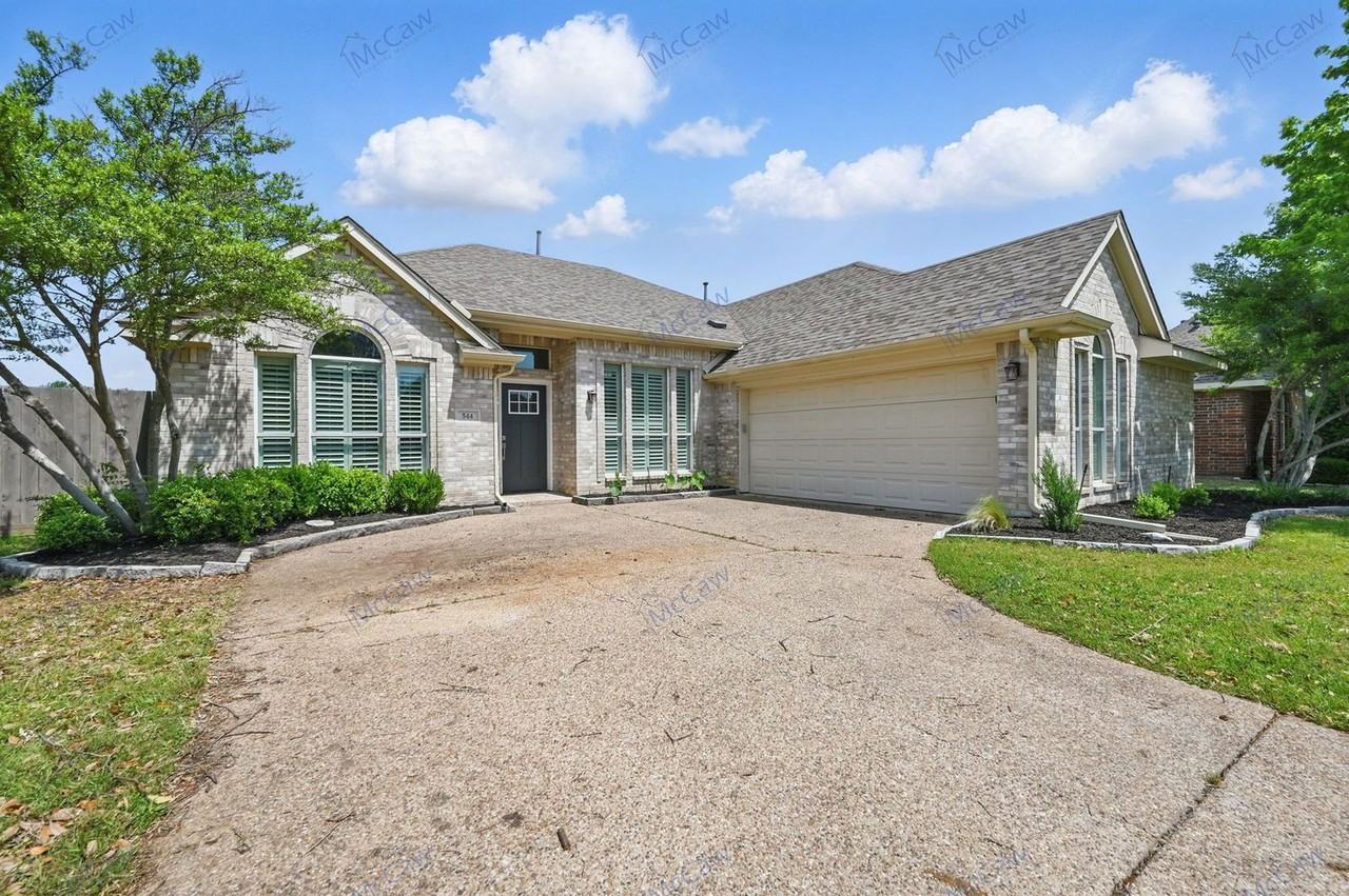 544 Layton Dr - Photo 2 of 22