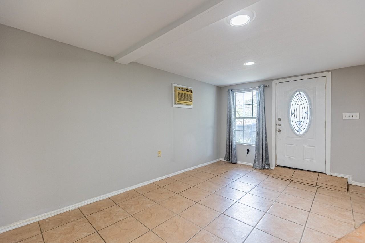 134 Cheyenne Ave #2 - Photo 3 of 27