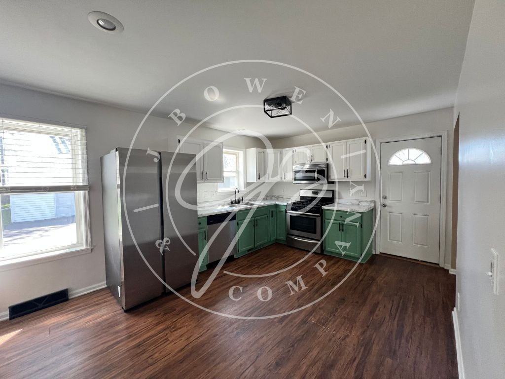 4441 Carl Dr - Photo 3 of 12