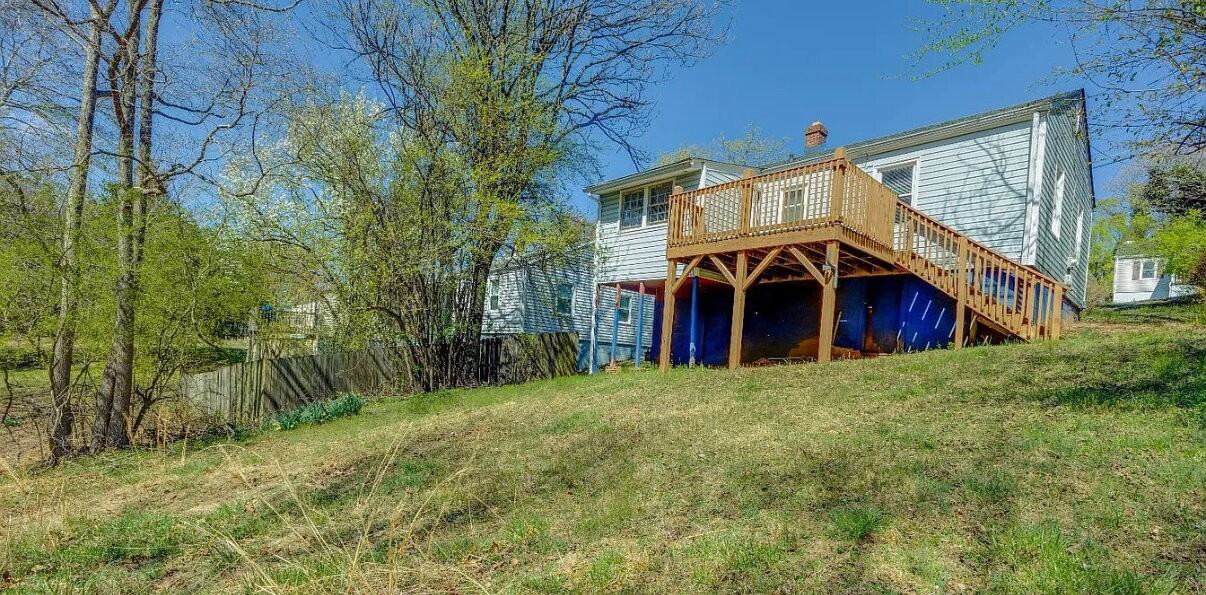 1141 Stratford Rd - Photo 2 of 14